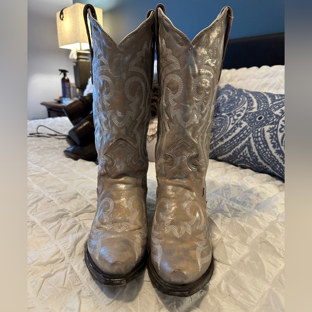 Dan post boots Size 9 - Picture 2 of 6